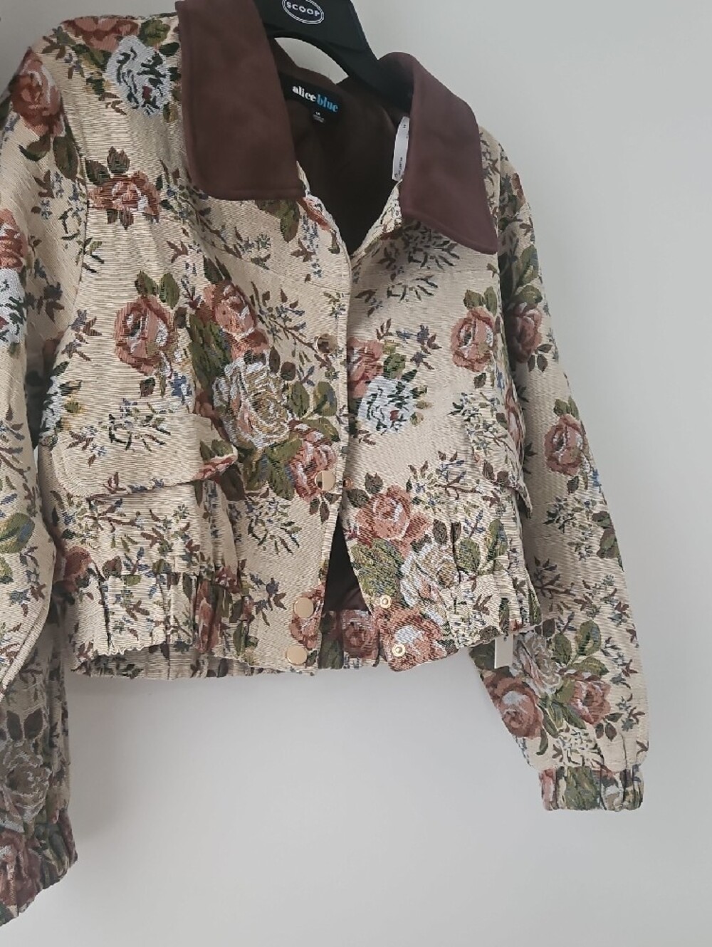 Alice Blue Cream Floral Tapestry  Jacket with Brown Collar Size Meduim Nwt